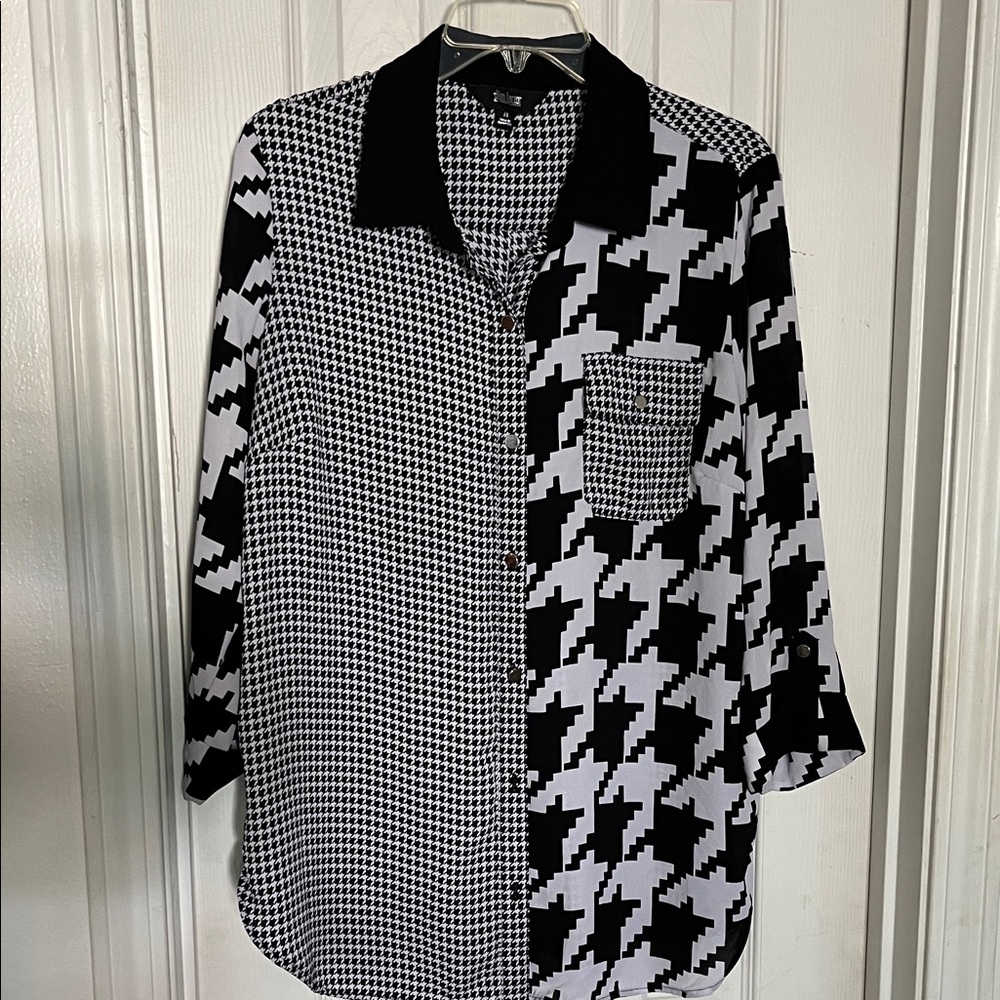 Stylish Black and White Houndstooth Blouse